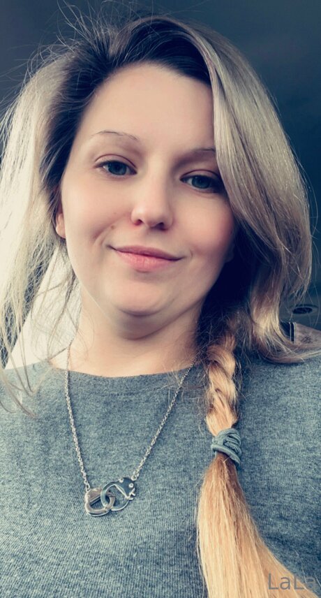 Goldengurl999 model art pic