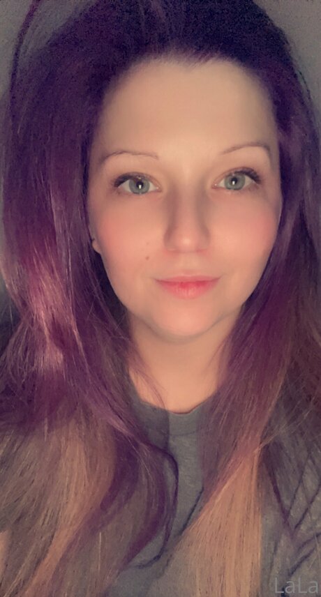 Goldengurl999 model images