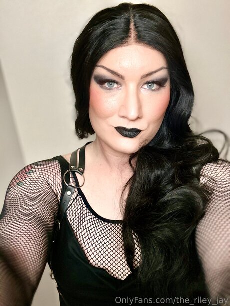 The Riley Jay exclusive model photo