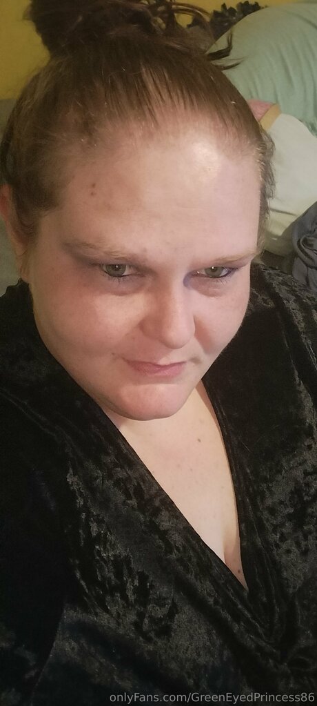 Greeneyedprincess86 art model pics