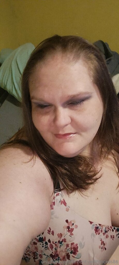 Greeneyedprincess86 model hd image