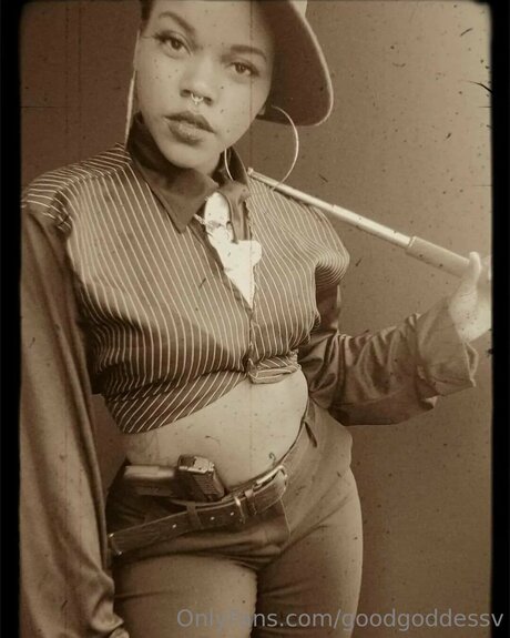 Rightwhereuwantme pornstar adult image