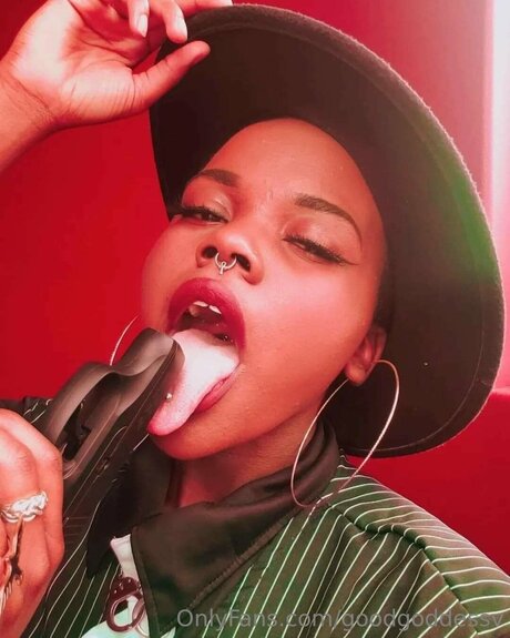 Rightwhereuwantme erotic pornstar picture