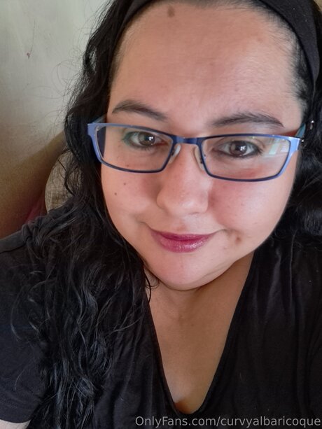 Curvyalbaricoque model perfect image