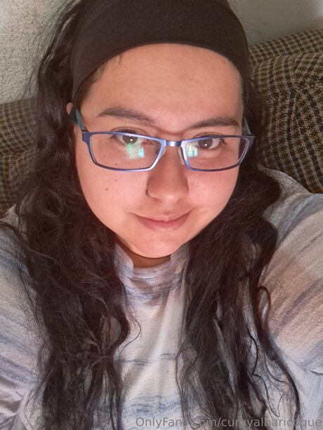 Curvyalbaricoque nude actress gallery