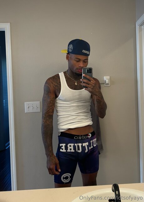 Lotsofyayo model art archive