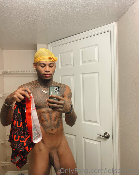 Lotsofyayo pretty actress picture