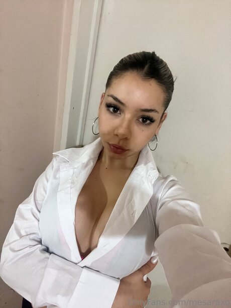 Mesaraxo beautiful pornstar image