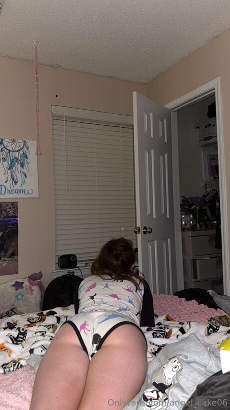 Angel Cake06 model adult pics