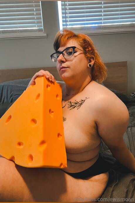 Ewismoan nude pornstar archive