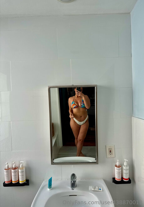 User438870013 adult star img