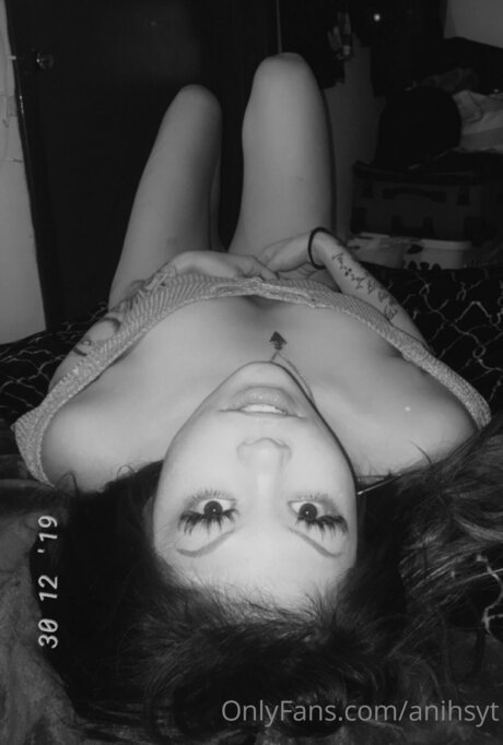 Anihsyt pornstar nude pics