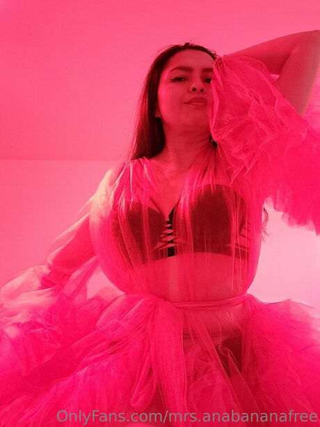 Mrs Anabananafree exclusive star photo