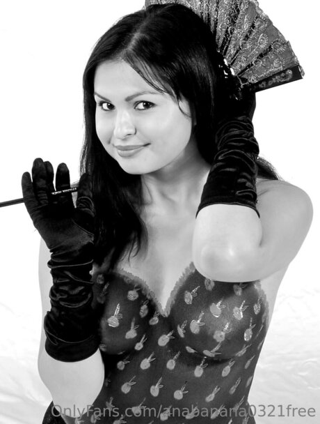 Mrs Anabananafree star nude pic