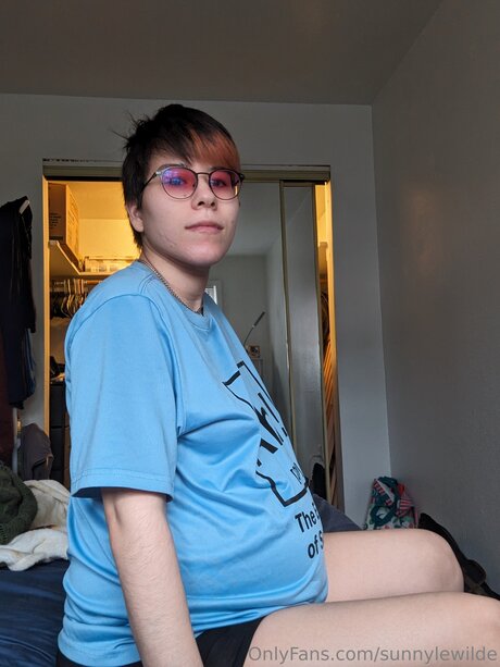 Sunnylewilde naked pornstar photo