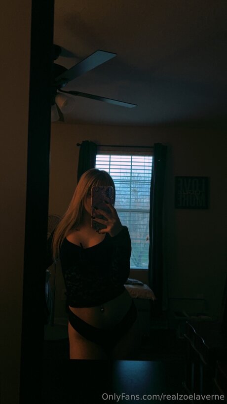 Realzoelaverne star nudes photos