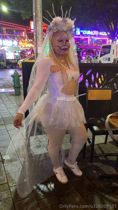 U328205107 erotic star archive