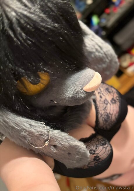 Mawsta R model nudes image