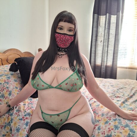 Mrsfoxypanda free star pic