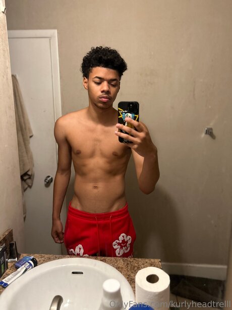 Kurlyheadtrelll xxx actress img