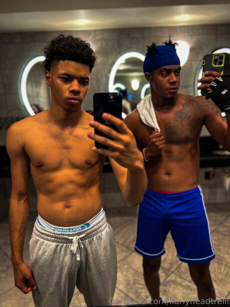 Kurlyheadtrelll exclusive star picture