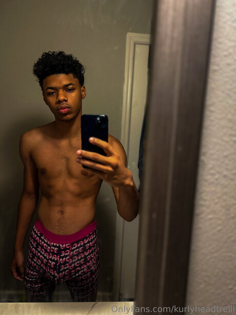 Kurlyheadtrelll pornographic actress images