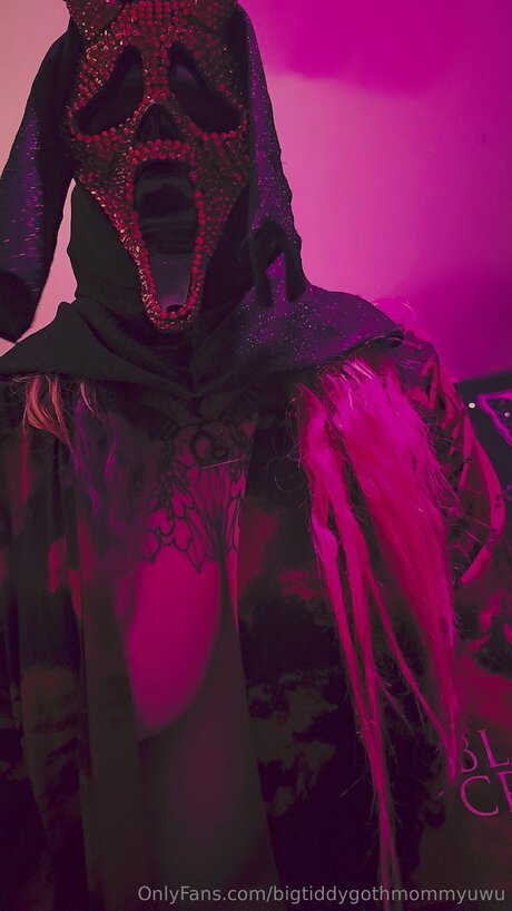 Bigtiddygothmommyuwu pretty star img