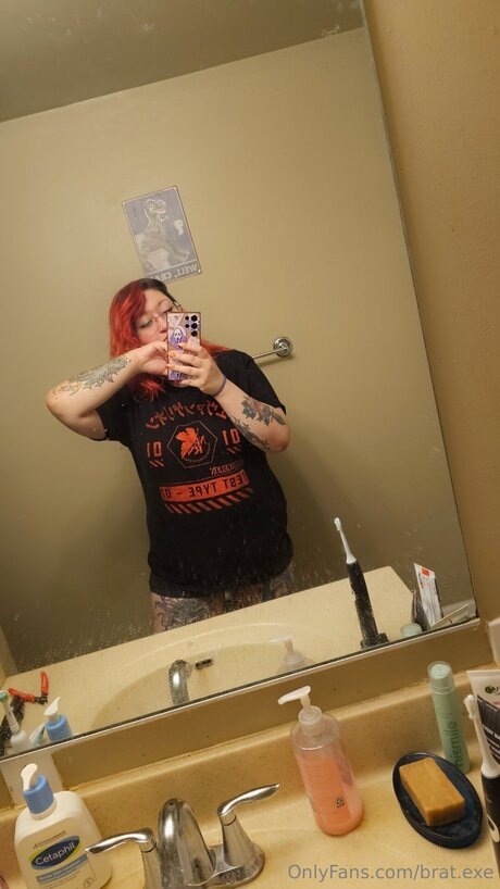 Bigtiddygothmommyuwu hot model pics