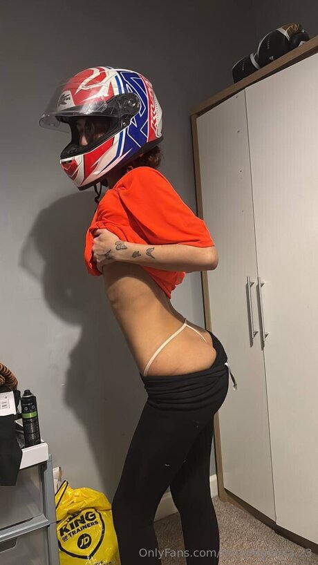 Naughtybella 23 pornstar xxx pictures