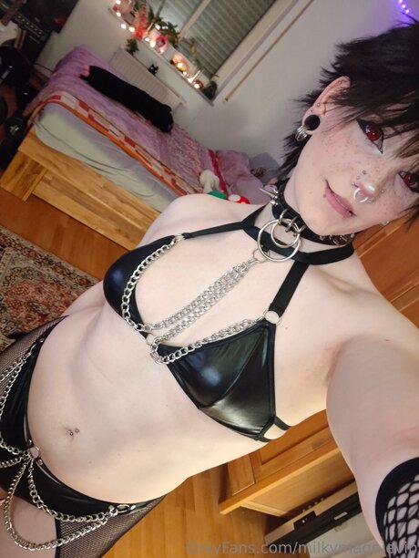 18 year old onlyfans exclusive photos