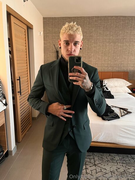 Ftmonlytrans sexy model gallery