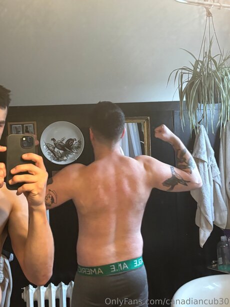 Canadiancub30 model perfect photos