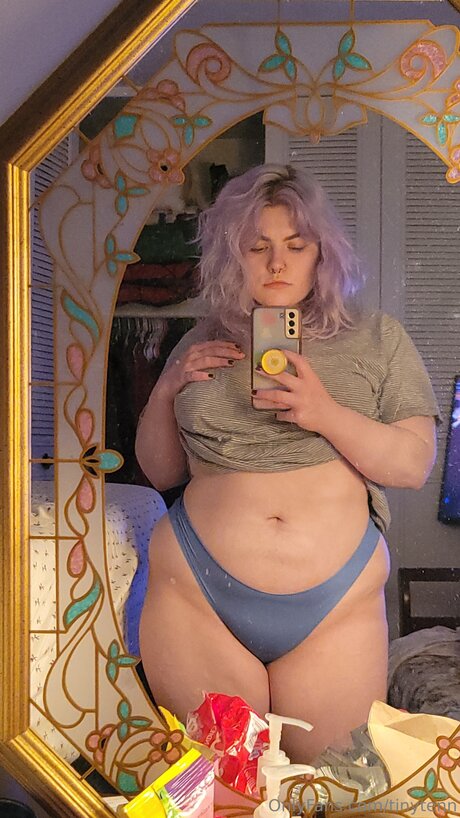 Tinytenn model naked pic