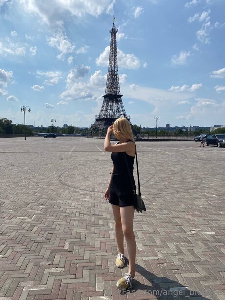 Angel Blondee pornstar nice picture