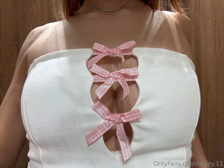 Miley 11 sexy model galleries