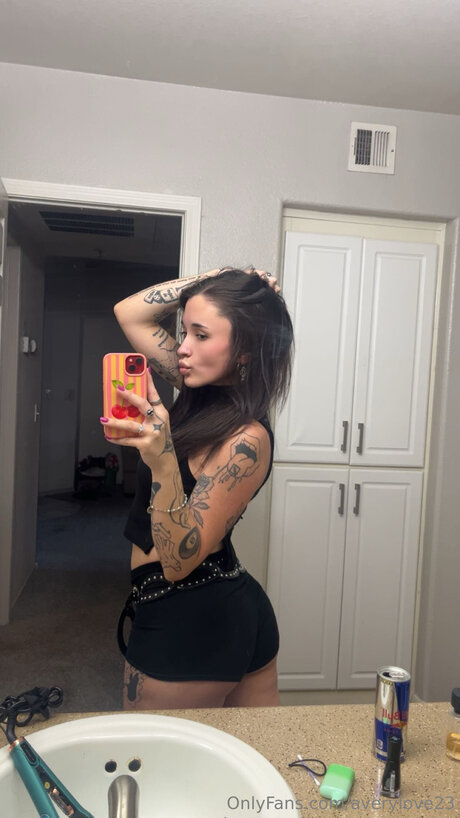 Averylove23 xxx model archive