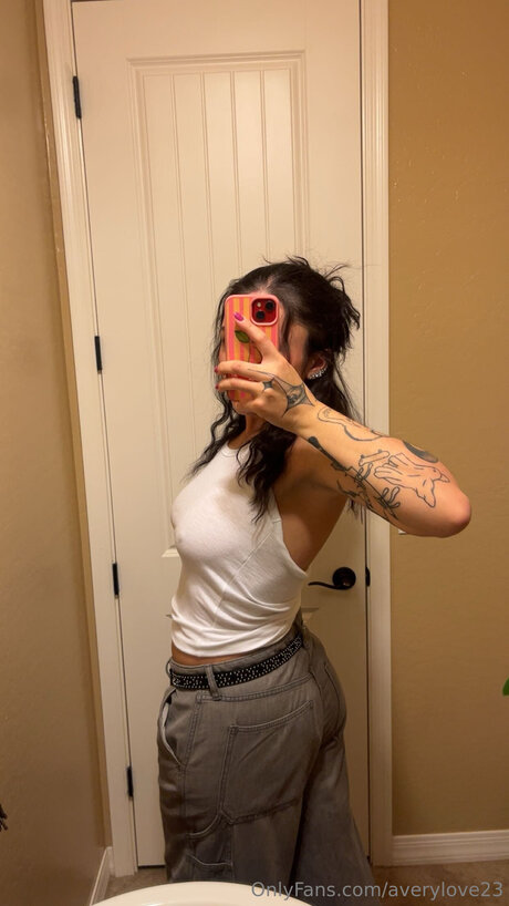 Averylove23 exclusive actress pic