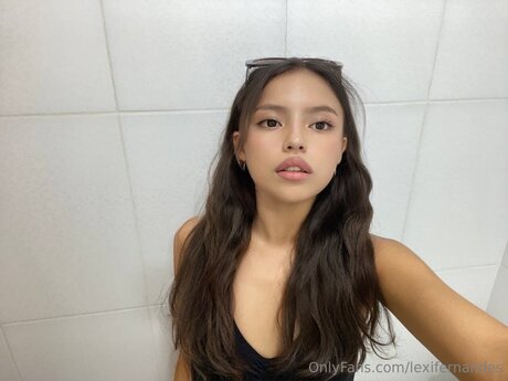 Lexifernandes nude model pictures