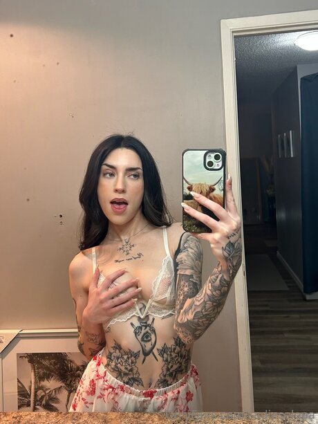 Sadieselena pretty star picture