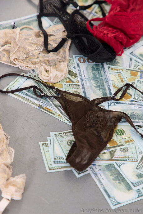 Bad Bunn model sex pic