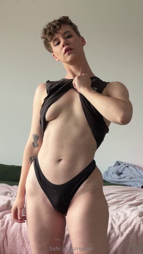 Safeinsurrender pornstar erotic img