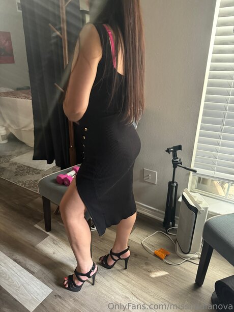 Missnadianova erotic model pictures