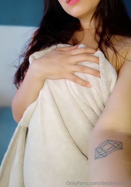 Delphinedoll star pornographic pic