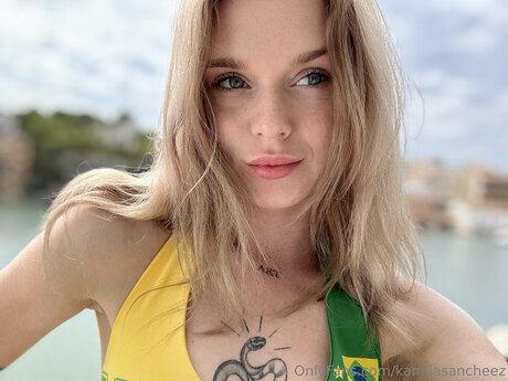 Kamiilamontoya free star pics