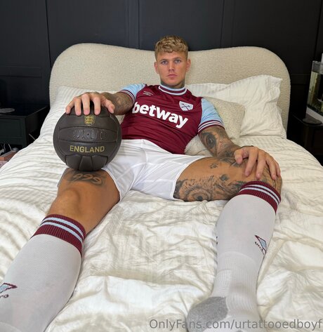 Urtattooedboyf pornographic actress pic