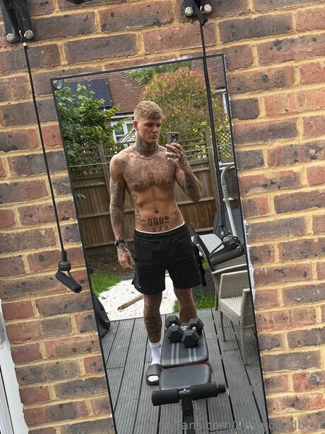 Urtattooedboyf perfect star pics