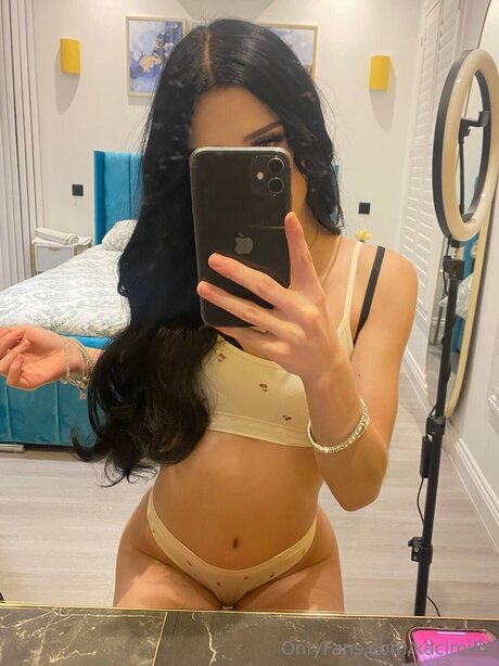 Kacimills model porn galleries