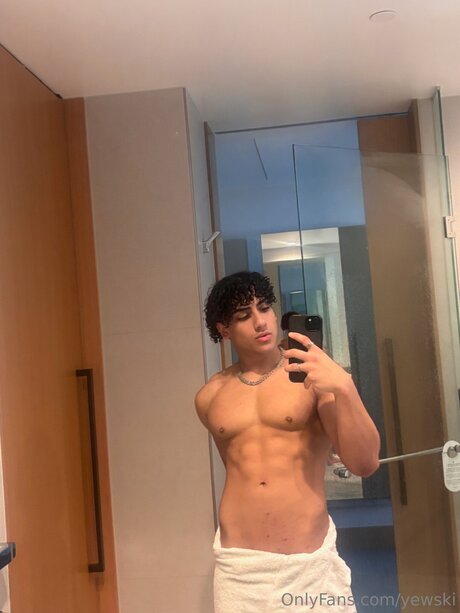 Yewski pornstar nudes pic