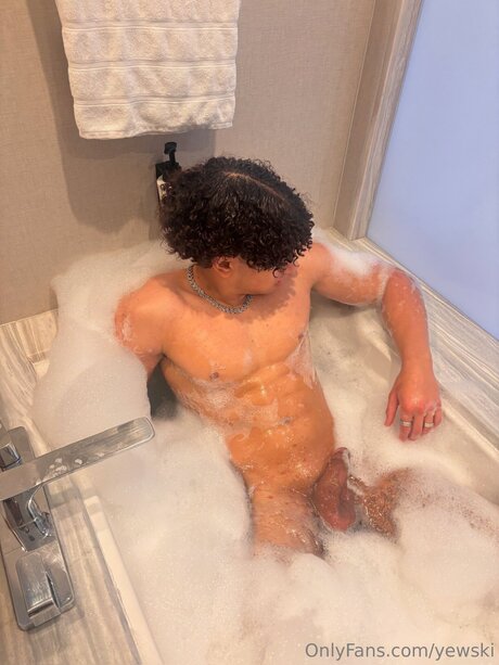 Yewski top actress picture