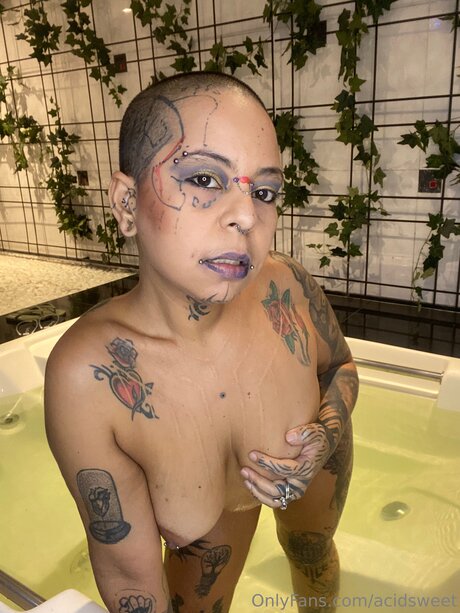 Acidsweet star free pics